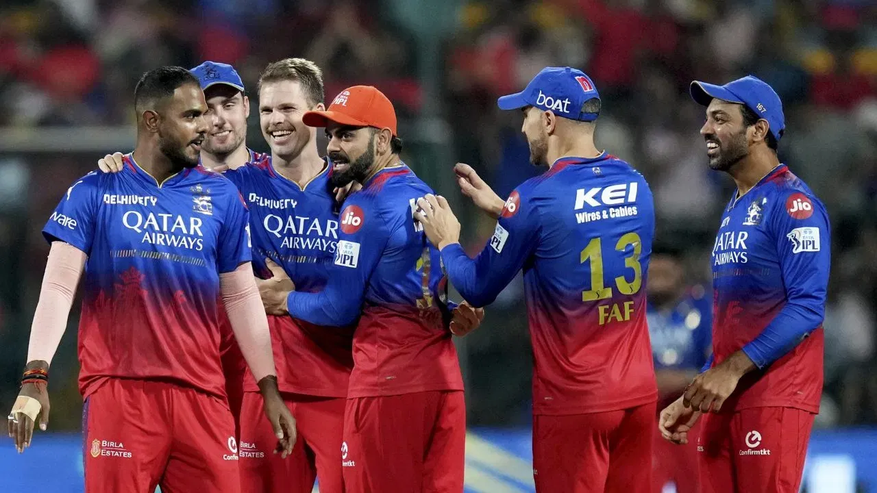 RCB vs DC: ਬੈਂਗਲੁਰੂ ਦੀ ਲਗਾਤਾਰ 5ਵੀਂ ਜਿੱਤ, ਦਿੱਲੀ ਨੂੰ ਹਰਾ ਕੇ ਪਲੇਆਫ ਦੀ ਦੌੜ ‘ਚ ਬਰਕਰਾਰ RCB vs DC: ਬੈਂਗਲੁਰੂ ਦੀ ਲਗਾਤਾਰ 5ਵੀਂ ਜਿੱਤ, ਦਿੱਲੀ ਨੂੰ ਹਰਾ ਕੇ ਪਲੇਆਫ ਦੀ ਦੌੜ ‘ਚ ਬਰਕਰਾਰ