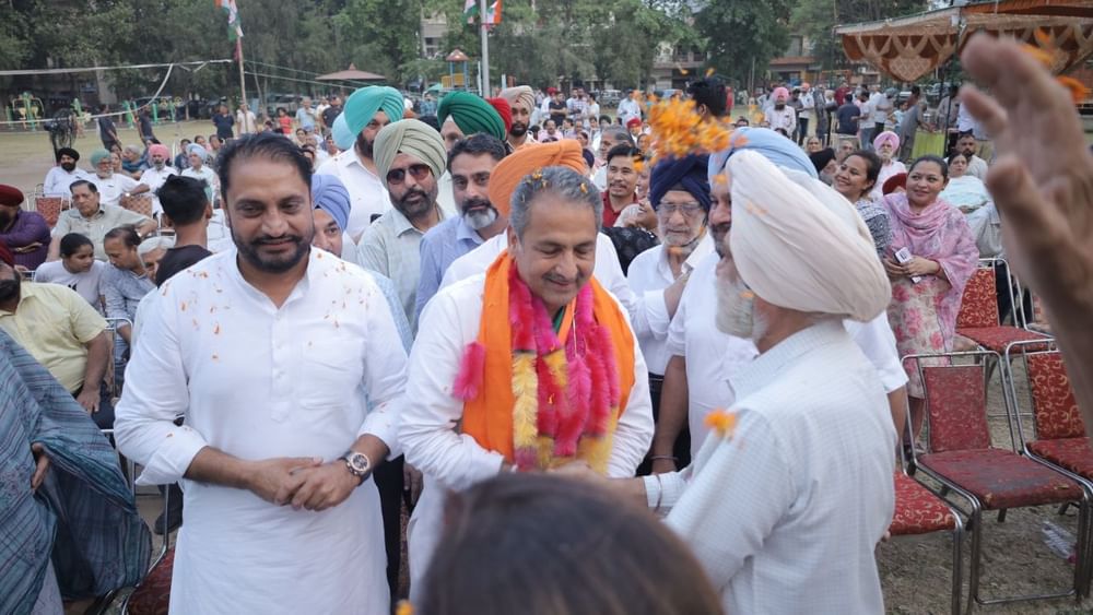 ਇਸ ਦੌਰਾਨ ਕਾਂਗਰਸ ਦੀ ਚੋਣ ਪ੍ਰਚਾਰ ਕਮੇਟੀ ਦੇ ਪ੍ਰਧਾਨ ਰਾਣਾ ਕੇਪੀ ਵੀ ਪਾਰਟੀ ਉਮੀਦਵਾਰ ਵਿਜੇ ਇੰਦਰ ਸਿੰਗਲਾ ਦੇ ਹੱਕ ਵਿੱਚ ਅੱਜ ਦਿਨ ਭਰ 8 ਦੇ ਕਰੀਬ ਪ੍ਰੋਗਰਾਮ ਕਰਨਗੇ।