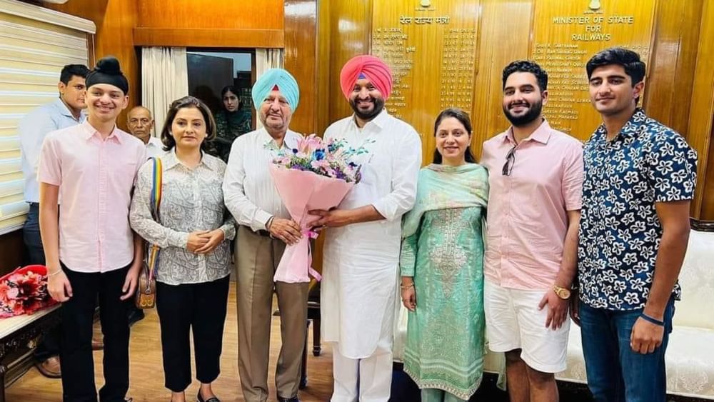 ਚੰਡੀਗੜ੍ਹ ਰਾਜਪੁਰਾ ਰੇਲਵੇ ਰੂਟ ਹੈ, ਜੋ ਕਿ 2016 ਵਿੱਚ ਮਨਜ਼ੂਰ ਹੋਇਆ ਸੀ, ਪਰ ਅਜੇ ਤੱਕ ਪੂਰਾ ਨਹੀਂ ਹੋਇਆ। ਇਸ ਦੇ ਲਈ 1000 ਰੁਪਏ ਦੀ ਟੋਕਨ ਮਨੀ ਮਨਜ਼ੂਰ ਕੀਤੀ ਗਈ ਸੀ। ਜੇਕਰ ਇਹ ਪ੍ਰੋਜੈਕਟ ਪੂਰਾ ਹੋ ਜਾਂਦਾ ਹੈ ਤਾਂ ਇਸ ਨਾਲ ਹਰਿਆਣਾ ਅਤੇ ਟ੍ਰਾਈਸਿਟੀ ਸਮੇਤ ਹੋਰ ਕਈ ਸੂਬਿਆਂ ਦੇ ਲੋਕਾਂ ਲਈ ਰੁਜ਼ਗਾਰ ਦੇ ਮੌਕੇ ਪੈਦਾ ਹੋਣਗੇ।
