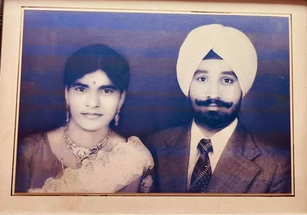 ਸਰਬਜੀਤ ਦੀ ਮਾਤਾ ਬਿਮਲ ਕੌਰ ਨੇ 1989 ਵਿੱਚ ਚੋਣ ਲੜੀ ਸੀ। ਜਿਸ ਵਿੱਚ ਉਹ ਰੋਪੜ ਸੀਟ ਤੋਂ ਐਮ.ਪੀ. ਬਣੇ । ਸਰਬਜੀਤ ਖਾਲਸਾ ਨੇ 2004 ਵਿੱਚ ਬਠਿੰਡਾ ਸੀਟ ਤੋਂ ਚੋਣ ਲੜੀ ਸੀ ਪਰ 1.13 ਲੱਖ ਵੋਟਾਂ ਨਾਲ ਹਾਰ ਗਏ ਸਨ। 2007 ਵਿੱਚ ਭਦੌੜ ਤੋਂ ਵਿਧਾਨ ਸਭਾ ਚੋਣ ਲੜੀ ਪਰ ਸਿਰਫ਼ 15,702 ਵੋਟਾਂ ਹੀ ਮਿਲੀਆਂ। ਸਰਬਜੀਤ ਨੇ 2014 ਵਿਚ ਫਤਿਹਗੜ੍ਹ ਸਾਹਿਬ ਤੋਂ ਅਤੇ 2019 ਵਿਚ ਬਸਪਾ ਦੀ ਟਿਕਟ 'ਤੇ ਚੋਣ ਲੜੀ ਸੀ ਪਰ ਹਾਰ ਗਏ ਸਨ। Photo Credit: Sarbjit Singh Khalsa Facebook Account
