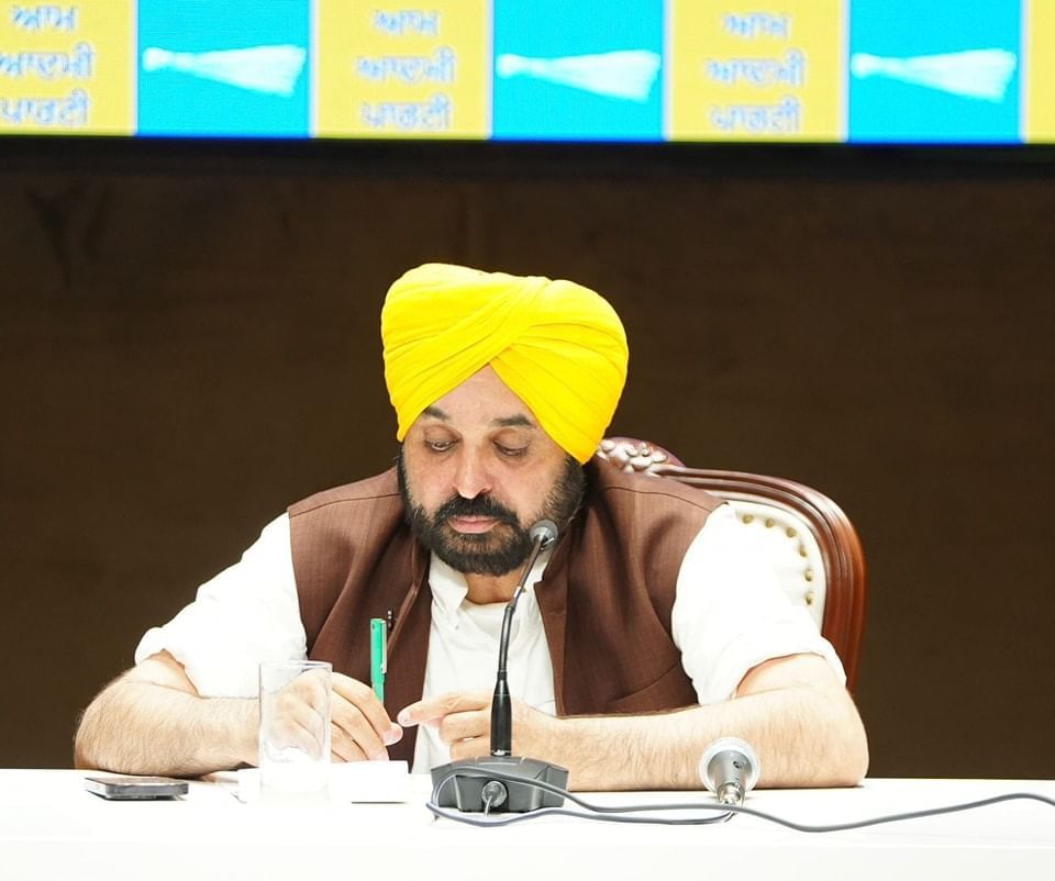 ਪੰਜਾਬ 'ਚ 9 IAS ਅਧਿਕਾਰੀਆਂ ਦੇ ਤਬਾਦਲੇ, ਆਲੋਕ ਸ਼ੇਖਰ ਵਧੀਕ ਮੁੱਖ ਸਕੱਤਰ ਜੇਲ੍ਹ ਨਿਯੁਕਤ