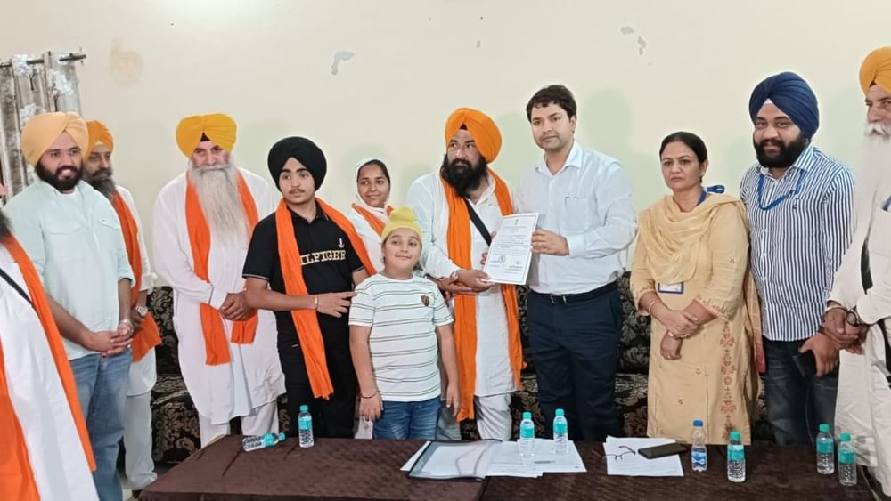 ਇਸਵਾਰ ਉਹਨਾਂ ਵੱਲੋਂ ਫਰੀਦਕੋਟ ਲੋਕ ਸਭਾ ਤੋਂ ਅਜਾਦ ਉਮੀਦਵਾਰ ਵਜੋਂ ਕਾਗਜ ਦਾਖਲ ਕੀਤੇ ਗਏ ਸਨ। ਜਿਸ ਦੇ ਚਲਦੇ ਉਹਨਾਂ ਨੂੰ ਹਾਲਹੀ ਵਿਚ ਆਏ ਨਤੀਜਿਆ ਵਿਚ ਵੱਡੀ ਲੀਡ ਮਿਲੀ ਅਤੇ ਉਹਨਾਂ ਨੇ ਸੱਤਾਧਾਰੀ ਪਾਰਟੀ ਦੇ ਮਜਬੂਤ ਉਮੀਦਵਾਰ ਕਰਮਜੀਤ ਅਨਮੋਲ ਨੂੰ 70 ਹਜਾਰ ਤੋਂ ਵੱਧ ਵੋਟਾਂ ਦੇ ਫਰਕ ਨਾਲ ਮਾਤ ਦਿੱਤੀ।Photo Credit: Sarbjit Singh Khalsa Facebook Account