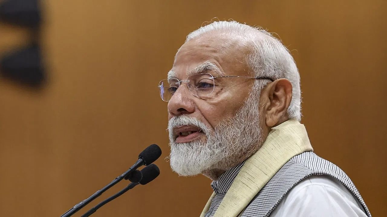 ਜੰਮੂ-ਕਸ਼ਮੀਰ ਦੇ ਲੋਕਾਂ ਨੂੰ PM ਮੋਦੀ ਦੇਣਗੇ ਇਹ ਤੋਹਫਾ, ਜਾਣੋ ਸ਼੍ਰੀਨਗਰ ਦੌਰੇ ਦੇ ਵੱਡੇ ਅਪਡੇਟਸ ਜੰਮੂ-ਕਸ਼ਮੀਰ ਦੇ ਲੋਕਾਂ ਨੂੰ PM ਮੋਦੀ ਦੇਣਗੇ ਇਹ ਤੋਹਫਾ, ਜਾਣੋ ਸ਼੍ਰੀਨਗਰ ਦੌਰੇ ਦੇ ਵੱਡੇ ਅਪਡੇਟਸ