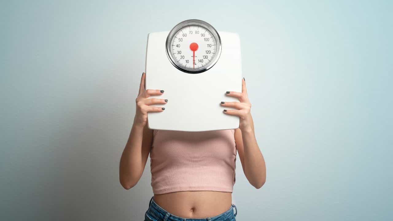 ਮੋਟਾਪੇ ਤੋਂ ਬਚਣ ਦੇ ਸਭ ਤੋਂ ਆਸਾਨ ਅਤੇ ਸਮਾਰਟ ਤਰੀਕੇ, ਅਪਣਾਓ ਇਹ ਚੀਜ਼ਾਂ ਮੋਟਾਪੇ ਤੋਂ ਬਚਣ ਦੇ ਸਭ ਤੋਂ ਆਸਾਨ ਅਤੇ ਸਮਾਰਟ ਤਰੀਕੇ, ਅਪਣਾਓ ਇਹ ਚੀਜ਼ਾਂ