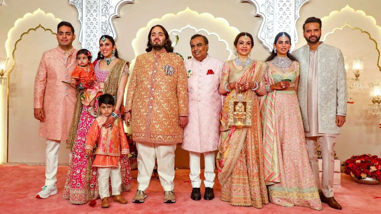 ਇੱਕ-ਦੂਜੇ ਦੇ ਹੋਏ ਅਨੰਤ-ਰਾਧਿਕਾ, ਦੇਸ਼-ਵਿਦੇਸ਼ ਦੇ ਸਿਤਾਰਿਆਂ ਨੇ ਵਿਆਹ ਨੂੰ ਬਣਾਇਆ ਯਾਦਗਾਰ ਇੱਕ-ਦੂਜੇ ਦੇ ਹੋਏ ਅਨੰਤ-ਰਾਧਿਕਾ, ਦੇਸ਼-ਵਿਦੇਸ਼ ਦੇ ਸਿਤਾਰਿਆਂ ਨੇ ਵਿਆਹ ਨੂੰ ਬਣਾਇਆ ਯਾਦਗਾਰ