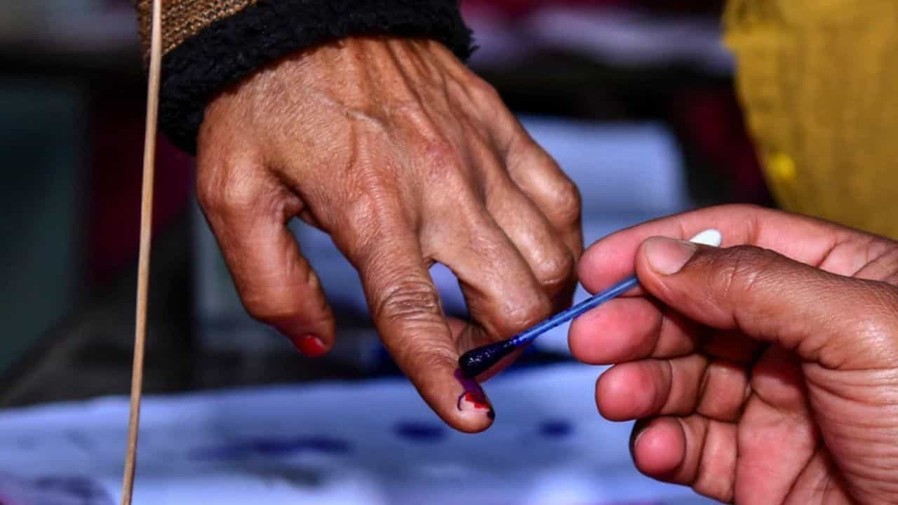 ਪਾਈਆਂ ਗਈਆਂ ਵੋਟਾਂ ਅਤੇ ਗਿਣੀਆਂ ਗਈਆਂ ਵੋਟਾਂ ਵਿੱਚ ਮਿਲਿਆ ਅੰਤਰ...ਲੋਕ ਸਭਾ ਚੋਣਾਂ ਬਾਰੇ ADR ਦਾ ਵੱਡਾ ਦਾਅਵਾ ਪਾਈਆਂ ਗਈਆਂ ਵੋਟਾਂ ਅਤੇ ਗਿਣੀਆਂ ਗਈਆਂ ਵੋਟਾਂ ਵਿੱਚ ਮਿਲਿਆ ਅੰਤਰ...ਲੋਕ ਸਭਾ ਚੋਣਾਂ ਬਾਰੇ ADR ਦਾ ਵੱਡਾ ਦਾਅਵਾ
