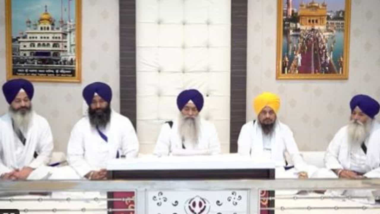ਸੁਖਬੀਰ ਬਾਦਲ ਦੀਆਂ ਵਧੀਆ ਮੁਸ਼ਕਿਲਾਂ, ਬਾਗੀਆਂ ਦੀ ਸ਼ਿਕਾਇਤ ਤੇ ਸ਼੍ਰੀ ਅਕਾਲ ਤਖ਼ਤ ਸਾਹਿਬ ਨੇ ਪੇਸ਼ ਹੋਣ ਲਈ ਕਿਹਾ ਸੁਖਬੀਰ ਬਾਦਲ ਦੀਆਂ ਵਧੀਆ ਮੁਸ਼ਕਿਲਾਂ, ਬਾਗੀਆਂ ਦੀ ਸ਼ਿਕਾਇਤ ਤੇ ਸ਼੍ਰੀ ਅਕਾਲ ਤਖ਼ਤ ਸਾਹਿਬ ਨੇ ਪੇਸ਼ ਹੋਣ ਲਈ ਕਿਹਾ