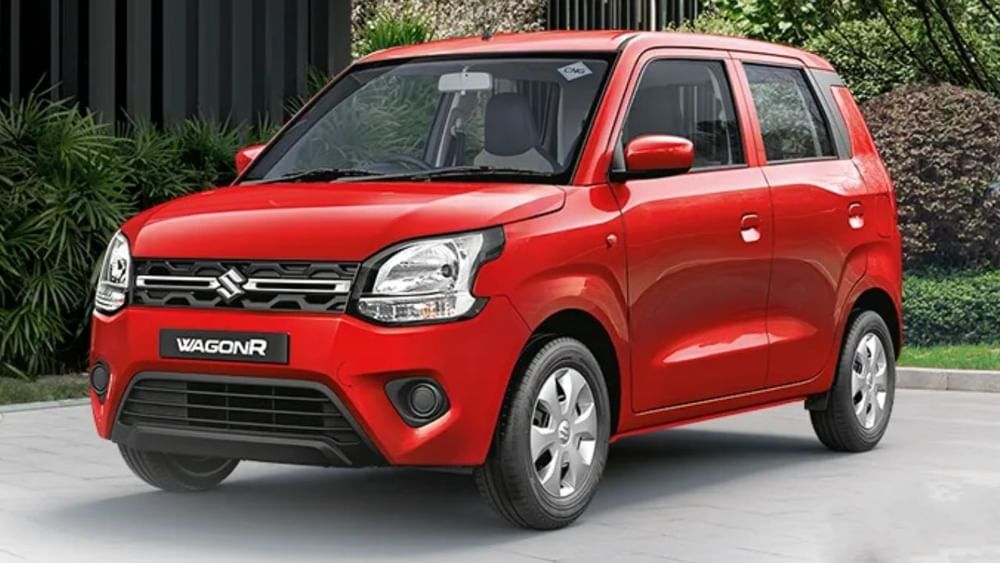 Maruti Suzuki WagonR CNG: ਵੈਗਨਆਰ, ਭਾਰਤ ਦੀਆਂ ਸਭ ਤੋਂ ਵੱਧ ਵਿਕਣ ਵਾਲੀਆਂ ਕਾਰਾਂ ਵਿੱਚੋਂ ਇੱਕ, ਸੀਐਨਜੀ ਵਰਜਨ ਵਿੱਚ ਵੀ ਆਉਂਦੀ ਹੈ। WagonR CNG ਦੀ ਐਕਸ-ਸ਼ੋਰੂਮ ਕੀਮਤ 6.44 ਲੱਖ ਰੁਪਏ ਤੋਂ ਸ਼ੁਰੂ ਹੁੰਦੀ ਹੈ। ਇਹ ਸੀਐਨਜੀ ਕਾਰ ਤੁਹਾਨੂੰ 34.05 ਕਿਲੋਮੀਟਰ ਪ੍ਰਤੀ ਕਿਲੋ ਸੀਐਨਜੀ ਦੀ ਮਾਈਲੇਜ ਦਿੰਦੀ ਹੈ, ਜੋ ਕਿ ਇਸ ਸੂਚੀ ਵਿੱਚ ਸਭ ਤੋਂ ਵੱਧ ਹੈ। (Maruti Suzuki)