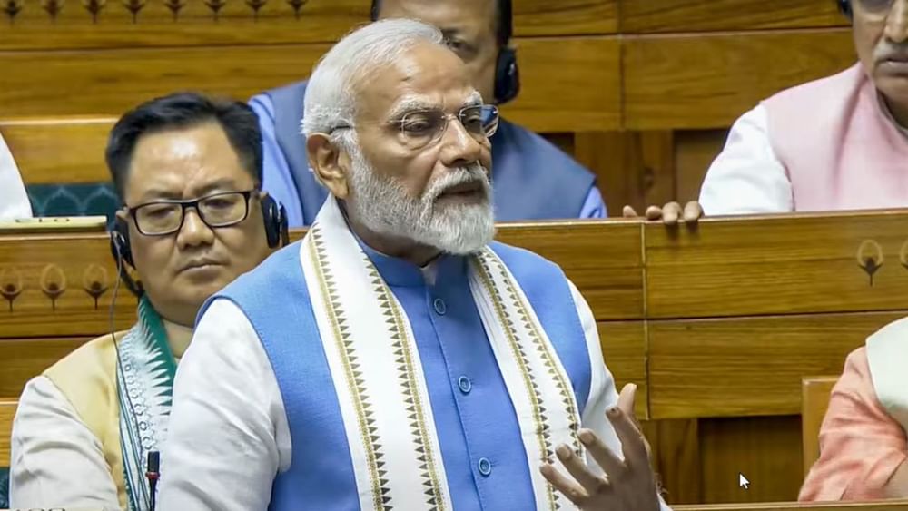 ਕਾਂਗਰਸ ‘ਤੇ ਹਮਲਾ ਕਰਦੇ ਹੋਏ ਪੀਐਮ ਮੋਦੀ ਨੇ ਕਿਹਾ ਕਿ ਕੱਲ੍ਹ 1 ਜੁਲਾਈ ਨੂੰ ਦੇਸ਼ ਨੇ ਖਟਾਖਟ ਦਿਵਸ ਵੀ ਮਨਾਇਆ। ਕੱਲ੍ਹ ਲੋਕ ਦੇਸ਼ ਵਿੱਚ ਆਪਣੇ ਖਾਤਿਆਂ ਦੀ ਜਾਂਚ ਕਰ ਰਹੇ ਸਨ ਕਿ 8,500 ਰੁਪਏ ਆਏ ਹਨ ਜਾਂ ਨਹੀਂ। ਆਦਮਖੋਰ ਜਾਨਵਰ ਵਾਂਗ ਕਾਂਗਰਸ ਦੇ ਮੁੰਹ ਝੂਠ ਦਾ ਖੂਨ ਲੱਗ ਚੁੱਕਾ ਹੈ। ( Pic Credit: PTI)