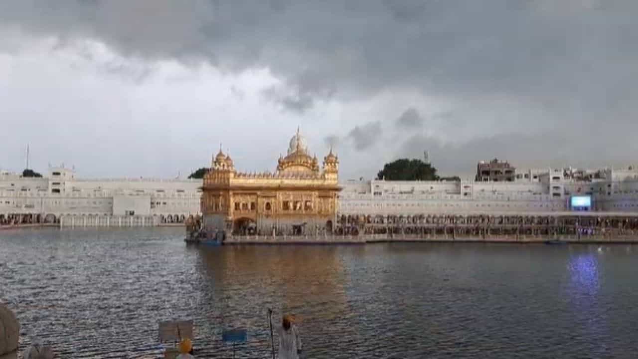 ਪੰਜਾਬ ਚ ਮੁੜ ਤੋਂ ਸੁਸਤ ਪਿਆ ਮਾਨਸੂਨ, ਜਾਣੋ ਤੁਹਾਡੇ ਸ਼ਹਿਰ ਚ ਕਦੋਂ ਹੋਵੇਗੀ ਬਾਰਿਸ਼ ਪੰਜਾਬ ਚ ਮੁੜ ਤੋਂ ਸੁਸਤ ਪਿਆ ਮਾਨਸੂਨ, ਜਾਣੋ ਤੁਹਾਡੇ ਸ਼ਹਿਰ ਚ ਕਦੋਂ ਹੋਵੇਗੀ ਬਾਰਿਸ਼