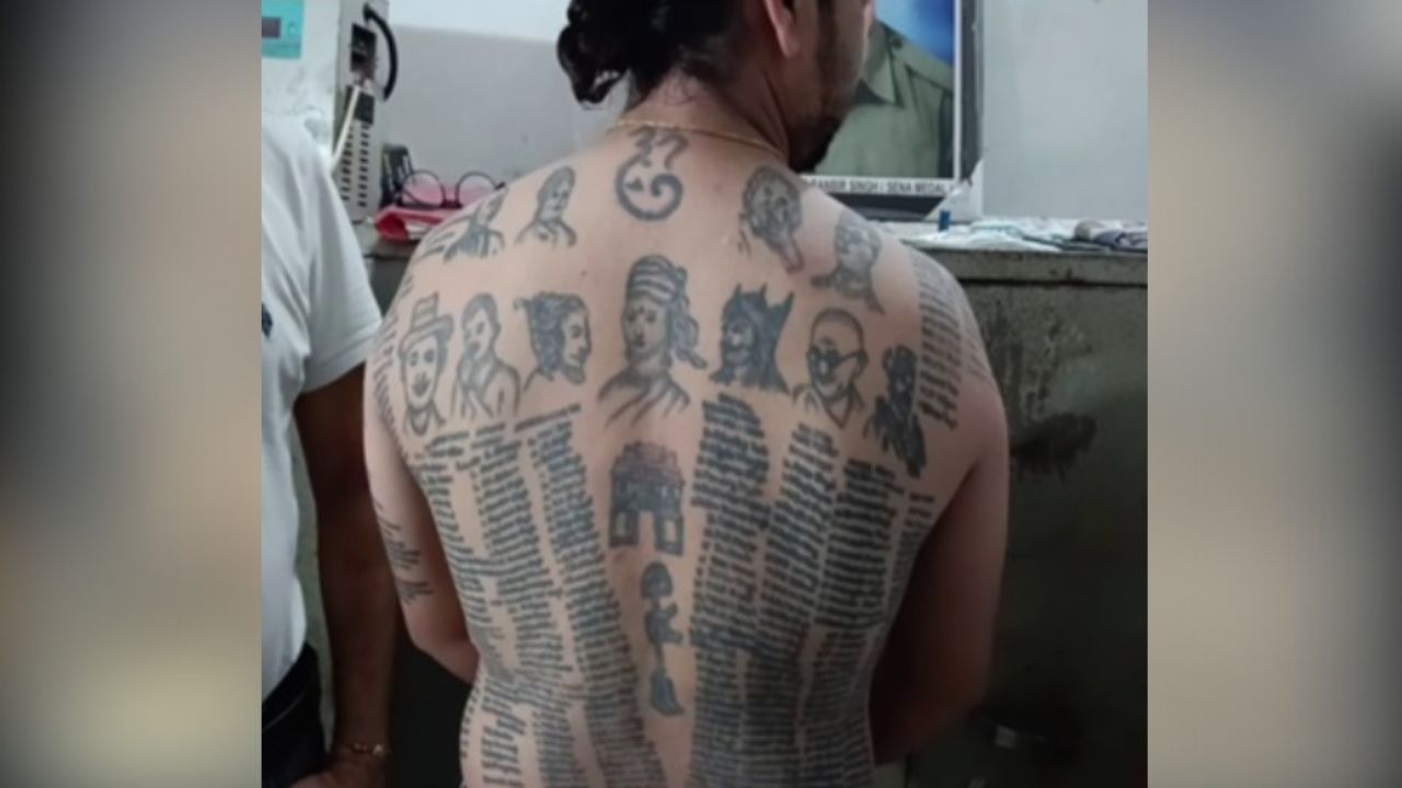 Tattoo Man: ਨੌਜਵਾਨ ਨੇ ਪਿੱਠ ‘ਤੇ 631 ਬਹਾਦਰ ਸੈਨਿਕਾਂ ਦੇ ਨਾਮ, ਦੇਸ਼ ਭਗਤਾਂ ਦੀਆਂ ਤਸਵੀਰਾਂ ਦੇ ਟੈਟੂ ਬਣਵਾਏ Tattoo Man: ਨੌਜਵਾਨ ਨੇ ਪਿੱਠ ‘ਤੇ 631 ਬਹਾਦਰ ਸੈਨਿਕਾਂ ਦੇ ਨਾਮ, ਦੇਸ਼ ਭਗਤਾਂ ਦੀਆਂ ਤਸਵੀਰਾਂ ਦੇ ਟੈਟੂ ਬਣਵਾਏ