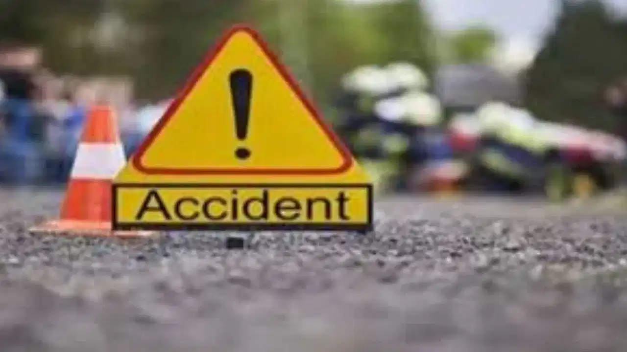 Road Accident:  ਜਲੰਧਰ ਪਠਾਨਕੋਟ NH ਤੇ 6 ਵਾਹਨਾਂ ਵਿਚਾਲੇ ਹੋਈ ਟੱਕਰ, ਟਰੱਕ ਨੇ ਮਾਰੀਆਂ ਅਚਾਨਕ ਬ੍ਰੇਕਾਂ