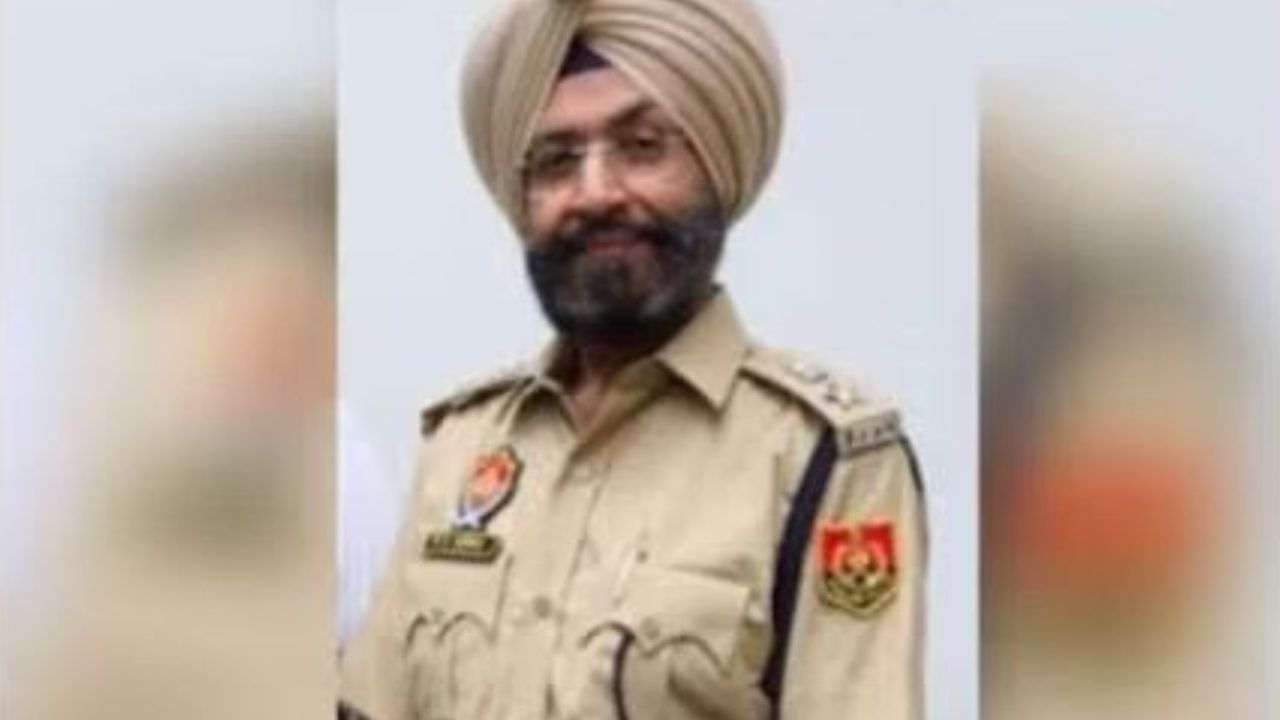 ਸਾਬਕਾ AIG ਮਾਲਵਿੰਦਰ ਸਿੰਘ ਦੀ ਪਟੀਸ਼ਨ ‘ਤੇ ਸੁਣਵਾਈ, ਹਾਈਕੋਰਟ ਨੇ ਚੰਡੀਗੜ੍ਹ ਪੁਲਿਸ ਨੂੰ ਨੋਟਿਸ ਕੀਤਾ ਜਾਰੀ ਸਾਬਕਾ AIG ਮਾਲਵਿੰਦਰ ਸਿੰਘ ਦੀ ਪਟੀਸ਼ਨ ‘ਤੇ ਸੁਣਵਾਈ, ਹਾਈਕੋਰਟ ਨੇ ਚੰਡੀਗੜ੍ਹ ਪੁਲਿਸ ਨੂੰ ਨੋਟਿਸ ਕੀਤਾ ਜਾਰੀ