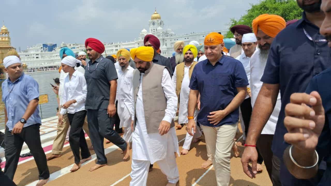 ਸ੍ਰੀ ਅਕਾਲ ਤਖ਼ਤ ਸਾਹਿਬ ਜੀ ਤੋਂ ਆਇਆ ਹੁਕਮ ਸਿਰ ਮੱਥੇ.. ਮੁੱਖ ਮੰਤਰੀ ਵਜੋਂ ਨਹੀਂ ਨਿਮਾਣੇ ਸਿੱਖ ਵਜੋਂ ਨੰਗੇ ਪੈਰ ਚੱਲ ਕੇ ਹੋਵੇਗਾ ਹਾਜਰ: CM ਮਾਨ ਸ੍ਰੀ ਅਕਾਲ ਤਖ਼ਤ ਸਾਹਿਬ ਜੀ ਤੋਂ ਆਇਆ ਹੁਕਮ ਸਿਰ ਮੱਥੇ.. ਮੁੱਖ ਮੰਤਰੀ ਵਜੋਂ ਨਹੀਂ ਨਿਮਾਣੇ ਸਿੱਖ ਵਜੋਂ ਨੰਗੇ ਪੈਰ ਚੱਲ ਕੇ ਹੋਵੇਗਾ ਹਾਜਰ: CM ਮਾਨ