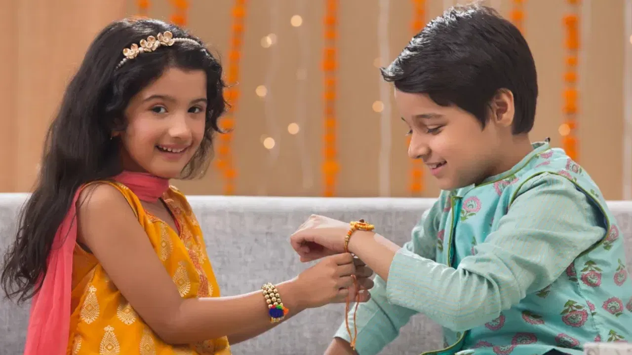 Raksha Bandhan 2024: ਗਲਤ ਮੁਹੂਰਤ ‘ਚ ਰੱਖੜੀ ਬੰਨ੍ਹਣਾ ਕਿਉਂ ਮੰਨਿਆ ਜਾਂਦਾ ਹੈ ਅਸ਼ੁਭ? ਇਹ ਨੁਕਸਾਨ ਹੋ ਸਕਦਾ ਹੈ Raksha Bandhan 2024: ਗਲਤ ਮੁਹੂਰਤ ‘ਚ ਰੱਖੜੀ ਬੰਨ੍ਹਣਾ ਕਿਉਂ ਮੰਨਿਆ ਜਾਂਦਾ ਹੈ ਅਸ਼ੁਭ? ਇਹ ਨੁਕਸਾਨ ਹੋ ਸਕਦਾ ਹੈ