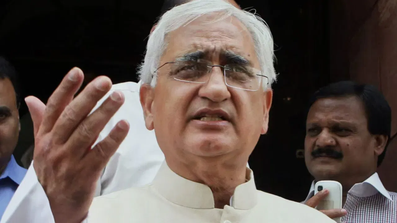 Salman Khurshid : ਬੰਗਲਾਦੇਸ਼ ਵਿੱਚ ਜੋ ਹੋ ਰਿਹਾ ਹੈ ਉਹ ਇੱਥੇ ਵੀ ਹੋ ਸਕਦਾ ਹੈ: ਸਲਮਾਨ ਖੁਰਸ਼ੀਦ Salman Khurshid : ਬੰਗਲਾਦੇਸ਼ ਵਿੱਚ ਜੋ ਹੋ ਰਿਹਾ ਹੈ ਉਹ ਇੱਥੇ ਵੀ ਹੋ ਸਕਦਾ ਹੈ: ਸਲਮਾਨ ਖੁਰਸ਼ੀਦ