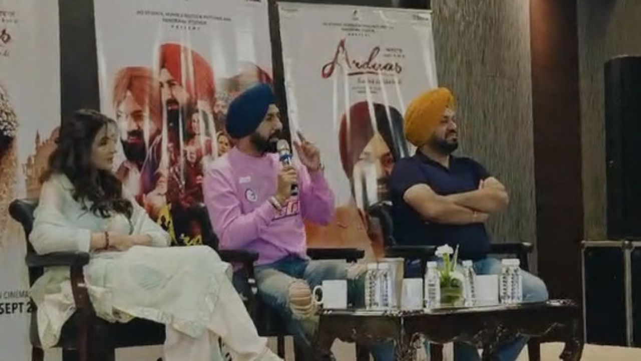 ਏਜੰਡੇ ‘ਤੇ ਆਧਾਰਿਤ ਫਿਲਮਾਂ ਬਣਾ ਕੇ ਸਿਨੇਮਾ ਦੀ ਦੁਰਵਰਤੋਂ ਨਾ ਕਰੋ, ਕੰਗਨਾ ਦੀ ਐਮਰਜੈਂਸੀ ‘ਤੇ ਬੋਲ ਕਾਮੇਡੀਅਨ ਘੁੱਗੀ ਦਾ ਬਿਆਨ ਏਜੰਡੇ ‘ਤੇ ਆਧਾਰਿਤ ਫਿਲਮਾਂ ਬਣਾ ਕੇ ਸਿਨੇਮਾ ਦੀ ਦੁਰਵਰਤੋਂ ਨਾ ਕਰੋ, ਕੰਗਨਾ ਦੀ ਐਮਰਜੈਂਸੀ ‘ਤੇ ਬੋਲ ਕਾਮੇਡੀਅਨ ਘੁੱਗੀ ਦਾ ਬਿਆਨ