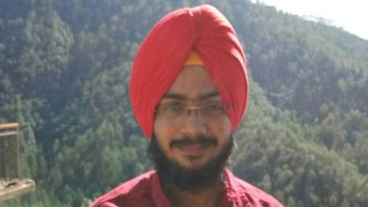 NEET 2017 ਦੇ Topper ਦੀ ਪੱਖੇ ਨਾਲ ਲਟਕੀ ਮਿਲੀ ਲਾਸ਼, ਮੁਕਤਸਰ ਸਾਹਿਬ ਦੇ ਸਨ ਨਵਦੀਪ NEET 2017 ਦੇ Topper ਦੀ ਪੱਖੇ ਨਾਲ ਲਟਕੀ ਮਿਲੀ ਲਾਸ਼, ਮੁਕਤਸਰ ਸਾਹਿਬ ਦੇ ਸਨ ਨਵਦੀਪ