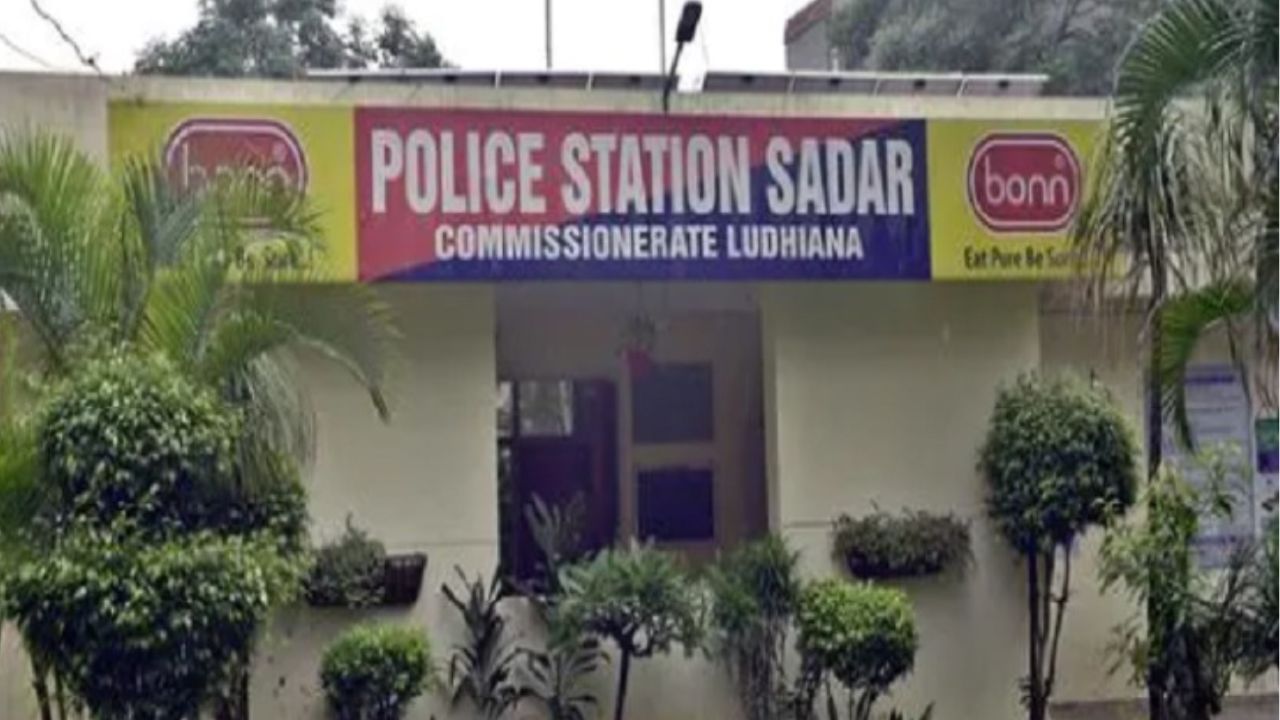 Ludhiana Rape Case: ਲੁਧਿਆਣਾ ‘ਚ ਸਹੇਲੀ ਦੇ ਭਰਾ ਨੇ ਕੀਤਾ ਜ਼ਬਰ ਜਨਾਹ, ਜਾਨੋਂ ਮਾਰਨ ਦੀ ਦਿੱਤੀ ਧਮਕੀ Ludhiana Rape Case: ਲੁਧਿਆਣਾ ‘ਚ ਸਹੇਲੀ ਦੇ ਭਰਾ ਨੇ ਕੀਤਾ ਜ਼ਬਰ ਜਨਾਹ, ਜਾਨੋਂ ਮਾਰਨ ਦੀ ਦਿੱਤੀ ਧਮਕੀ