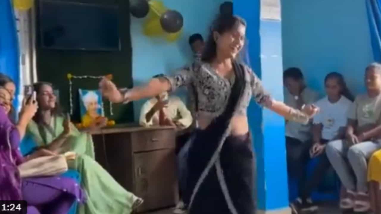 Viral Video: ਭੋਜਪੁਰੀ ਗੀਤ ਤੇ ਟੀਚਰ ਨੇ ਕੀਤਾ ਜਬਰਦਸਤ ਡਾਂਸ, ਵਾਇਰਲ ਵੀਡੀਓ ਦੇਖ ਭੜਕ ਗਏ ਲੋਕ