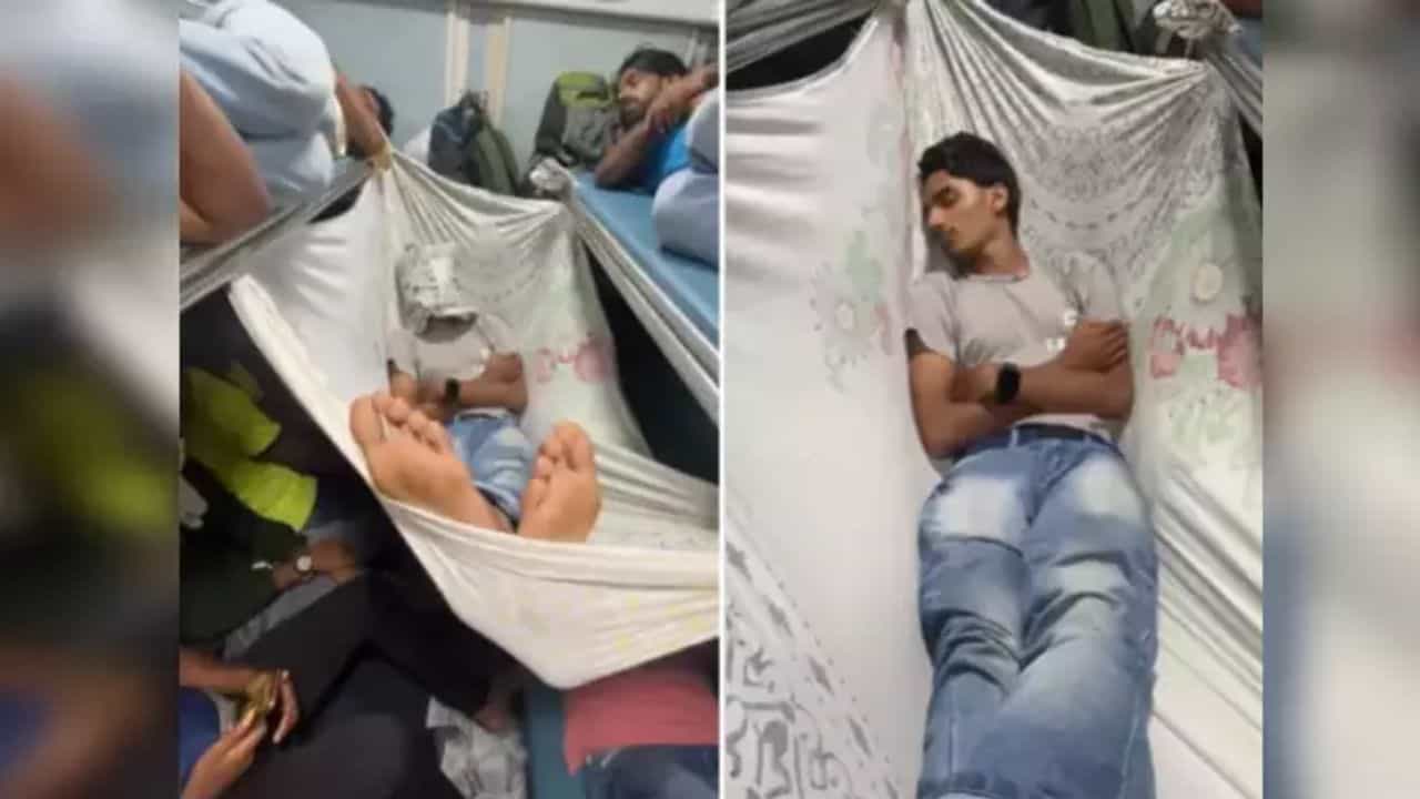 Viral Video: ਟਰੇਨ ਵਿੱਚ ਸੀਟ ਲਈ ਸ਼ਖਸ ਨੇ ਲਗਾਇਆ ਦੇਸੀ ਜੁਗਾੜ, ਸੌਣ ਲਈ ਇੰਝ ਬਿਸਤਰ ਕੀਤਾ ਤਿਆਰ Viral Video: ਟਰੇਨ ਵਿੱਚ ਸੀਟ ਲਈ ਸ਼ਖਸ ਨੇ ਲਗਾਇਆ ਦੇਸੀ ਜੁਗਾੜ, ਸੌਣ ਲਈ ਇੰਝ ਬਿਸਤਰ ਕੀਤਾ ਤਿਆਰ