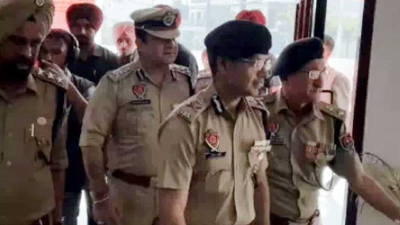 DGP Gaurav Yadav Visit: ਜਲੰਧਰ ਚ ਡੀ.ਜੀ.ਪੀ ਗੌਰਵ ਯਾਦਵ ਦਾ ਅਚਨਚੇਤ ਨਿਰੀਖਣ, ਥਾਣਾ ਰਾਮਾ ਮੰਡੀ ਚ ਕੰਮਕਾਜ ਦਾ ਜਾਇਜ਼ਾ