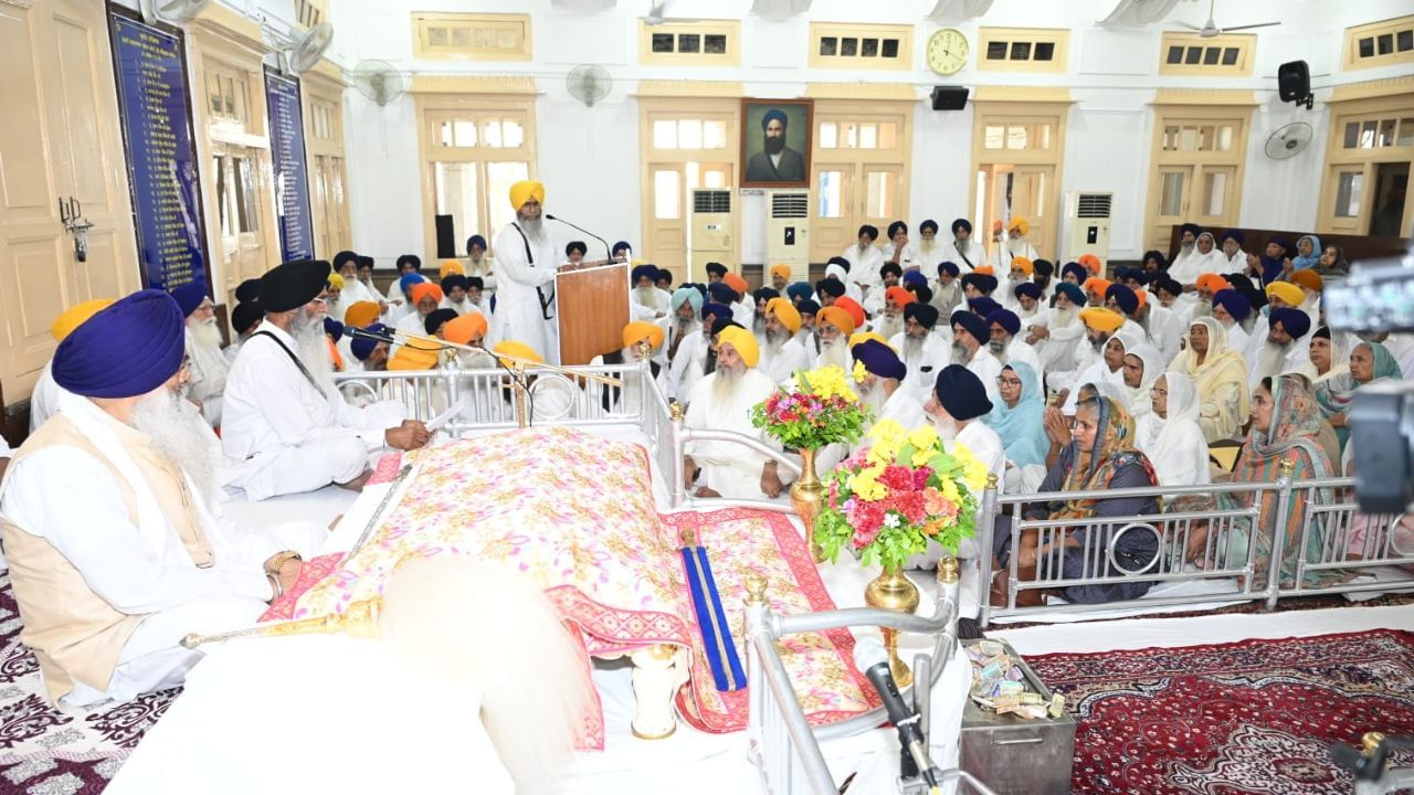 ਹਰਜਿੰਦਰ ਸਿੰਘ ਧਾਮੀ ਚੌਥੀ ਵਾਰ ਬਣੇ SGPC ਪ੍ਰਧਾਨ, 107 ਵੋਟਾਂ ਨਾਲ ਦਰਜ ਕਰਵਾਈ ਜਿੱਤ ਹਰਜਿੰਦਰ ਸਿੰਘ ਧਾਮੀ ਚੌਥੀ ਵਾਰ ਬਣੇ SGPC ਪ੍ਰਧਾਨ, 107 ਵੋਟਾਂ ਨਾਲ ਦਰਜ ਕਰਵਾਈ ਜਿੱਤ