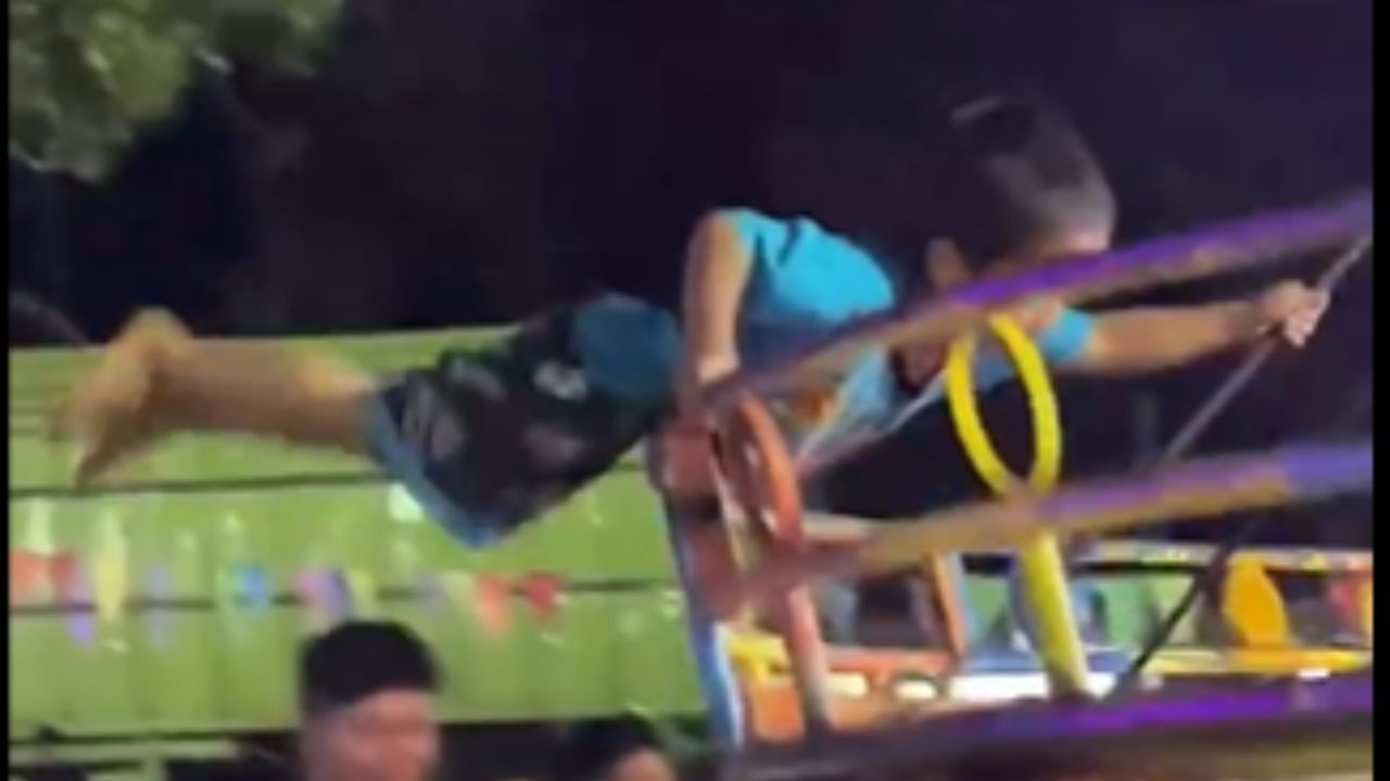 Shocking Video: ਬੱਚੇ ਨੇ ਖ਼ਤਰਨਾਕ ਝੂਲੇ ‘ਤੇ ਕੀਤਾ ਸਟੰਟ, ਦੇਖ ਕੇ ਹੋ ਜਾਓਗੇ ਹੈਰਾਨ, ਵੀਡੀਓ Shocking Video: ਬੱਚੇ ਨੇ ਖ਼ਤਰਨਾਕ ਝੂਲੇ ‘ਤੇ ਕੀਤਾ ਸਟੰਟ, ਦੇਖ ਕੇ ਹੋ ਜਾਓਗੇ ਹੈਰਾਨ, ਵੀਡੀਓ
