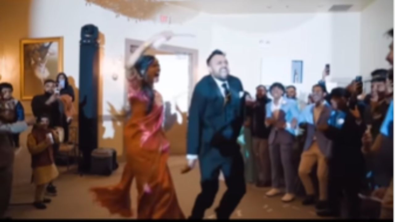 Viral Dance Video: ‘ਰੰਗੀਲੋ ਮਾਰੋ ਢੋਲਣਾ’ ਗੀਤ ‘ਤੇ ਲਾੜਾ-ਲਾੜੀ ਨੇ ਕੀਤਾ ਜ਼ਬਰਦਸਤ ਡਾਂਸ, ਯੂਜ਼ਰਸ ਬੋਲੇ- ਕਦੇ ਨਹੀਂ ਦੇਖੀ ਅਜਿਹੀ ਐਂਟਰੀ Viral Dance Video: ‘ਰੰਗੀਲੋ ਮਾਰੋ ਢੋਲਣਾ’ ਗੀਤ ‘ਤੇ ਲਾੜਾ-ਲਾੜੀ ਨੇ ਕੀਤਾ ਜ਼ਬਰਦਸਤ ਡਾਂਸ, ਯੂਜ਼ਰਸ ਬੋਲੇ- ਕਦੇ ਨਹੀਂ ਦੇਖੀ ਅਜਿਹੀ ਐਂਟਰੀ