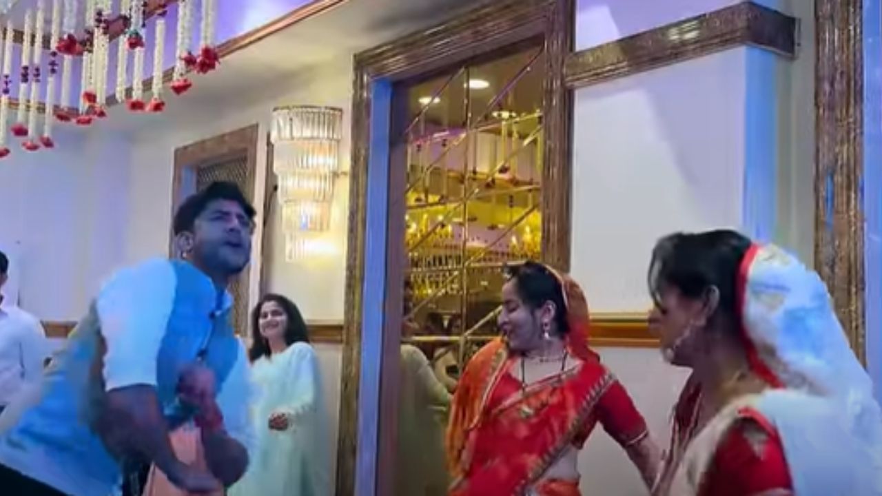 Haryanvi Dance: ਹਰਿਆਣਵੀ ਗੀਤ ‘ਤੇ ਦਿਓਰ ਤੇ ਭਰਜਾਈ ਨੇ ਲਗਾਏ ਜਬਰਦਸਤ ਠੁਮਕੇ, ਡਾਂਸ ਵੀਡੀਓ ‘ਤੇ ਆਇਆ Comments ਦਾ ਹੜ੍ਹ Haryanvi Dance: ਹਰਿਆਣਵੀ ਗੀਤ ‘ਤੇ ਦਿਓਰ ਤੇ ਭਰਜਾਈ ਨੇ ਲਗਾਏ ਜਬਰਦਸਤ ਠੁਮਕੇ, ਡਾਂਸ ਵੀਡੀਓ ‘ਤੇ ਆਇਆ Comments ਦਾ ਹੜ੍ਹ