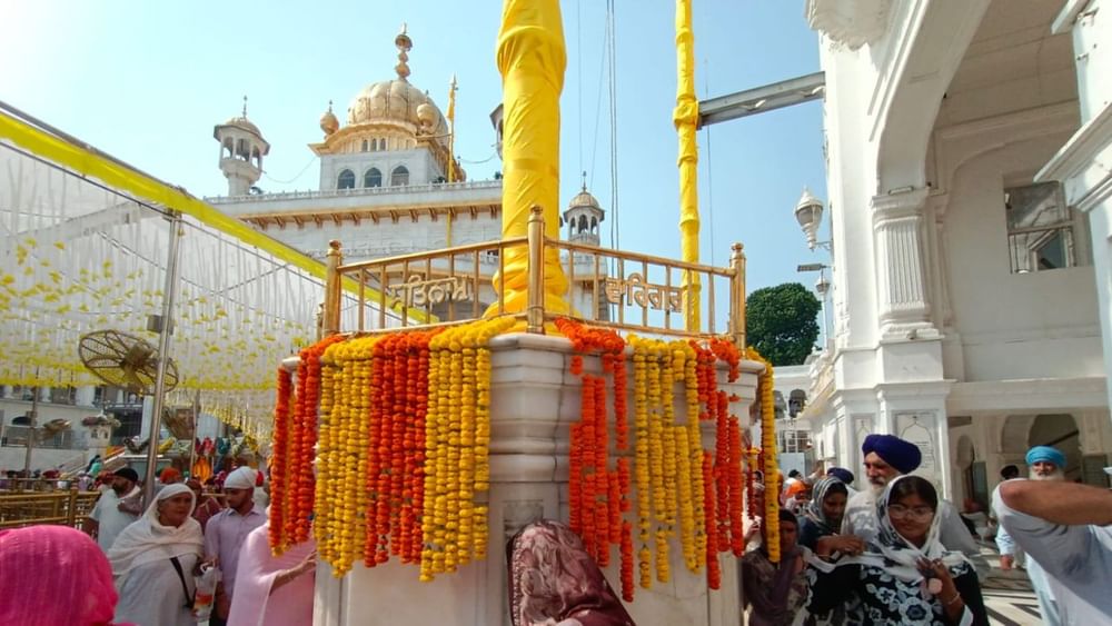 ਸੰਗਤਾਂ ਨੂੰ ਅਪੀਲ ਕੀਤੀ ਕਿ ਕੱਲ ਗੁਰੂ ਰਾਮਦਾਸ ਜੀ ਦਾ ਪ੍ਰਕਾਸ਼ ਦਿਹਾੜਾ ਬੜੀ ਸ਼ਰਧਾ ਭਾਵਨਾ ਨਾਲ ਮਨਾਇਆ ਜਾ ਰਿਹਾ ਹੈ। ਇਸ ਪਵਿੱਤਰ ਅਤੇ ਇਤਿਹਾਸਿਕ ਦਿਹਾੜੇ ਲਈ ਸੰਗਤਾਂ ਨੂੰ ਵੱਧ ਚੜ੍ਹ ਕੇ ਗੁਰੂ ਘਰ ‘ਚ ਪਹੁੰਚਣ ਦਾ ਸੱਦਾ ਦਿੱਤਾ ਗਿਆ ਹੈ।