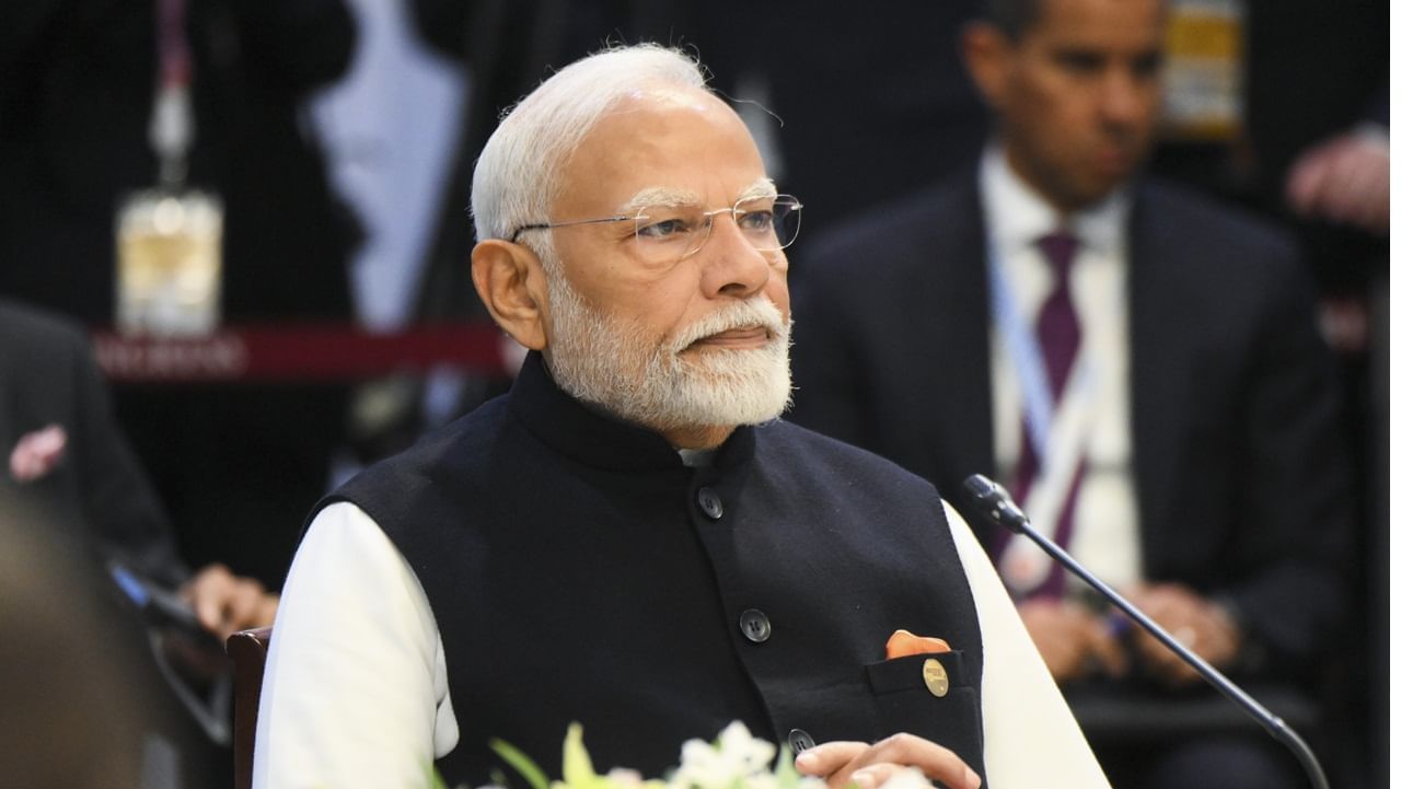 BRICS Summit: ਸਾਨੂੰ ਅੱਤਵਾਦ ਤੇ ਟੇਰਰ ਫੰਡਿੰਗ ਨਾਲ ਲੜਨਾ ਹੋਵੇਗਾ… ਬ੍ਰਿਕਸ ਸੰਮੇਲਨ ‘ਚ ਬੋਲੇ PM ਮੋਦੀ BRICS Summit: ਸਾਨੂੰ ਅੱਤਵਾਦ ਤੇ ਟੇਰਰ ਫੰਡਿੰਗ ਨਾਲ ਲੜਨਾ ਹੋਵੇਗਾ… ਬ੍ਰਿਕਸ ਸੰਮੇਲਨ ‘ਚ ਬੋਲੇ PM ਮੋਦੀ