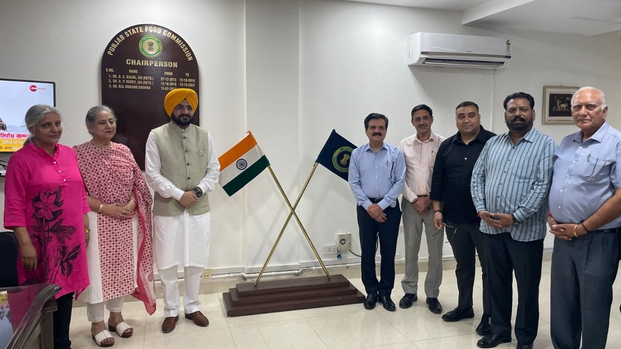 ਪੰਜਾਬ ਵਿੱਚ ਆਂਗਣਵਾੜੀ ਕੇਂਦਰਾਂ ‘ਚ ਹੋਵਗਾ ਸੁਧਾਰ, ਪੰਜਾਬ ਰਾਜ ਖੁਰਾਕ ਕਮਿਸ਼ਨ ਦੀ ਉੱਚ ਪੱਧਰੀ ਮੀਟਿੰਗ ‘ਚ ਫੈਸਲਾ ਪੰਜਾਬ ਵਿੱਚ ਆਂਗਣਵਾੜੀ ਕੇਂਦਰਾਂ ‘ਚ ਹੋਵਗਾ ਸੁਧਾਰ, ਪੰਜਾਬ ਰਾਜ ਖੁਰਾਕ ਕਮਿਸ਼ਨ ਦੀ ਉੱਚ ਪੱਧਰੀ ਮੀਟਿੰਗ ‘ਚ ਫੈਸਲਾ