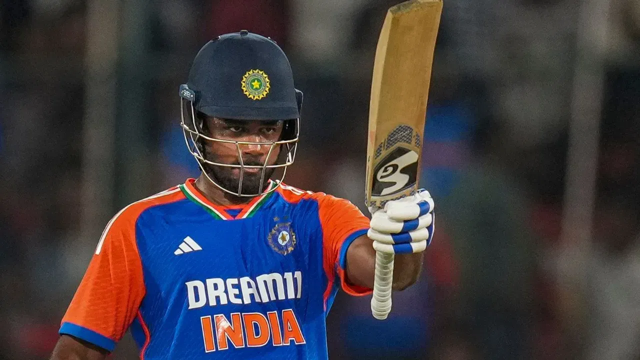 Sanju Samson Century: ਸੰਜੂ ਸੈਮਸਨ ਨੇ ਸਿਰਫ਼ 40 ਗੇਂਦਾਂ ਵਿੱਚ ਲਗਾਇਆ ਰਿਕਾਰਡ ਸੈਂਕੜਾ, ਲਗਾਤਾਰ 5 ਛੱਕੇ ਲਗਾਏ Sanju Samson Century: ਸੰਜੂ ਸੈਮਸਨ ਨੇ ਸਿਰਫ਼ 40 ਗੇਂਦਾਂ ਵਿੱਚ ਲਗਾਇਆ ਰਿਕਾਰਡ ਸੈਂਕੜਾ, ਲਗਾਤਾਰ 5 ਛੱਕੇ ਲਗਾਏ