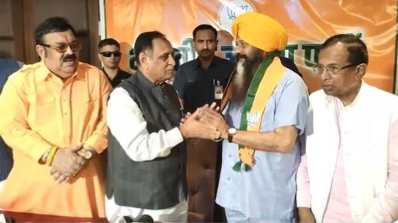 Sohan Singh Thandal Join BJP: ਸ਼੍ਰੋਮਣੀ ਅਕਾਲੀ ਦਲ ਨੂੰ ਵੱਡਾ ਝਟਕਾ, ਸੋਹਨ ਸਿੰਘ ਠੰਡਲ ਭਾਜਪਾ ਚ ਸ਼ਾਮਿਲ Sohan Singh Thandal Join BJP: ਸ਼੍ਰੋਮਣੀ ਅਕਾਲੀ ਦਲ ਨੂੰ ਵੱਡਾ ਝਟਕਾ, ਸੋਹਨ ਸਿੰਘ ਠੰਡਲ ਭਾਜਪਾ ਚ ਸ਼ਾਮਿਲ