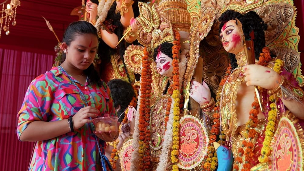 ਪਿਛਲੇ ਕੁਝ ਦਿਨਾਂ ਤੋਂ ਸਟੇਡੀਅਮ ਵਿੱਚ ਦੁਰਗਾ ਪੂਜਾ ਹੀ ਨਹੀਂ ਬਲਕਿ ਵੱਖ-ਵੱਖ ਤਿਉਹਾਰਾਂ ਦਾ ਆਯੋਜਨ ਕੀਤਾ ਗਿਆ ਸੀ। ਡਾਂਡੀਆ ਤੋਂ ਲੈ ਕੇ ਗਰਬਾ ਤੱਕ ਵੱਖ-ਵੱਖ ਰਾਜਾਂ ਤੋਂ ਸੱਭਿਆਚਾਰਕ ਪ੍ਰੋਗਰਾਮਾਂ ਵਿੱਚ ਬਹੁਤ ਸਾਰੇ ਲੋਕਾਂ ਨੇ ਹਿੱਸਾ ਲਿਆ।