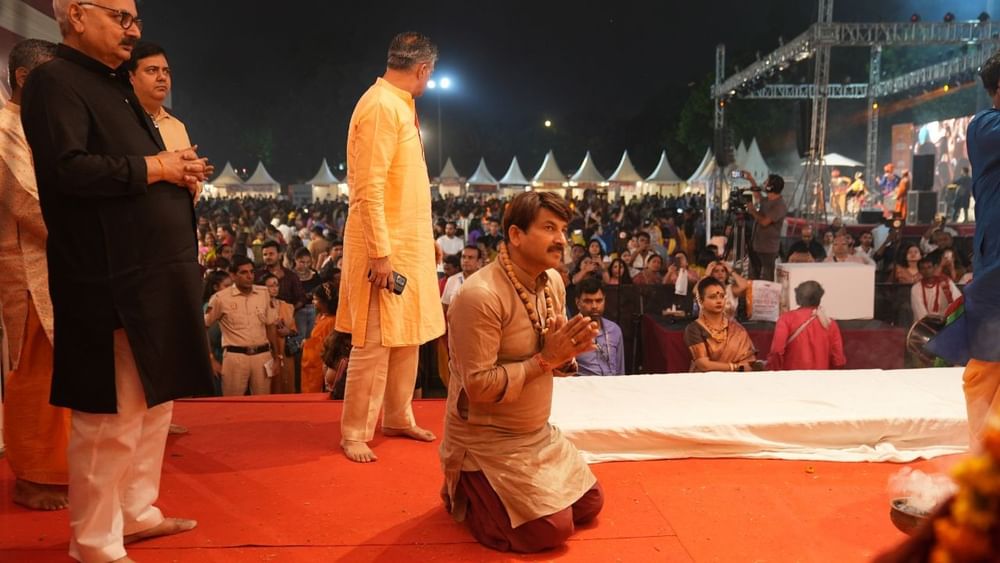ਭਾਰਤੀ ਜਨਤਾ ਪਾਰਟੀ ਦੇ ਸਾਂਸਦ ਮਨੋਜ ਤਿਵਾਰੀ ਨੇ ਵੀ TV9 ਫੈਸਟੀਵਲ ਪ੍ਰੋਗਰਾਮ ਵਿੱਚ ਸ਼ਿਰਕਤ ਕੀਤੀ। ਇਸ ਦੌਰਾਨ ਉਨ੍ਹਾਂ ਨੇ ਮਾਂ ਦੁਰਗਾ ਦਾ ਆਸ਼ੀਰਵਾਦ ਲਿਆ ਅਤੇ ਅਰਦਾਸ ਕੀਤੀ।