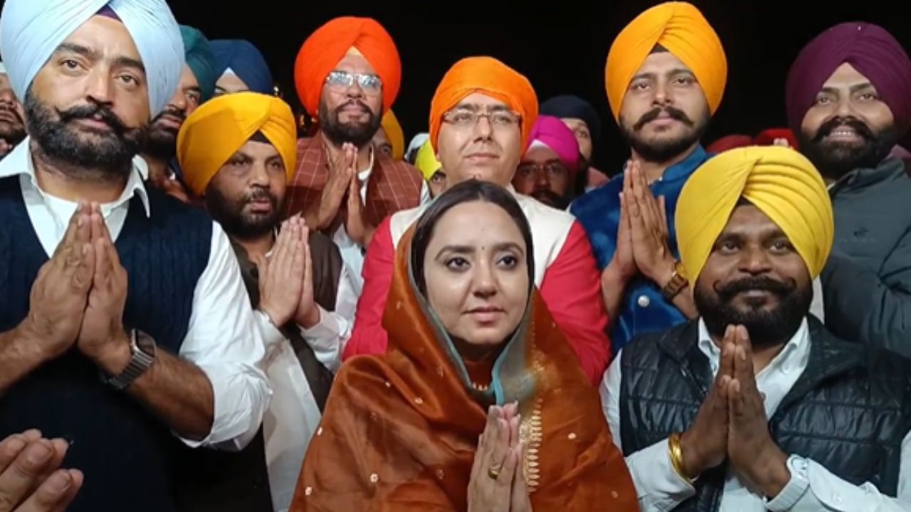 ਅੰਮ੍ਰਿਤਸਰ ਪਹੁੰਚੀ ਸ਼ੁਕਰਾਨਾ ਯਾਤਰਾ, AAP ਆਗੂਆਂ ਨੇ ਕੀਤੀ ਸਭ ਦੇ ਭਲੇ ਦੀ ਅਰਦਾਸ ਅੰਮ੍ਰਿਤਸਰ ਪਹੁੰਚੀ ਸ਼ੁਕਰਾਨਾ ਯਾਤਰਾ, AAP ਆਗੂਆਂ ਨੇ ਕੀਤੀ ਸਭ ਦੇ ਭਲੇ ਦੀ ਅਰਦਾਸ