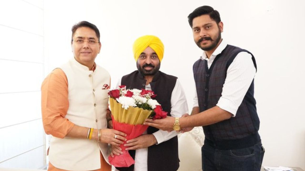 Aman Arora: AAP ਪੰਜਾਬ ਨੂੰ ਮਿਲਿਆ ਨਵਾਂ ਪ੍ਰਧਾਨ, ਅਮਨ ਅਰੋੜਾ ਨੂੰ ਮਿਲੀ ਜ਼ਿੰਮੇਵਾਰੀ Aman Arora: AAP ਪੰਜਾਬ ਨੂੰ ਮਿਲਿਆ ਨਵਾਂ ਪ੍ਰਧਾਨ, ਅਮਨ ਅਰੋੜਾ ਨੂੰ ਮਿਲੀ ਜ਼ਿੰਮੇਵਾਰੀ