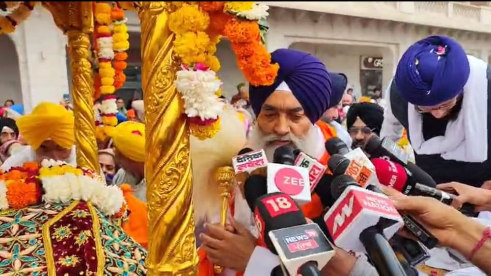 SGPC VS Jathedar: ਸਿੰਘ ਸਾਹਿਬ ਗਿਆਨੀ ਹਰਪ੍ਰੀਤ ਸਿੰਘ ਨੂੰ ਸੇਵਾ ਮੁਕਤ ਕਰਨਾ ਮੰਦਭਾਗਾ- ਜਥੇਦਾਰ ਗਿਆਨੀ ਰਘਬੀਰ ਸਿੰਘ