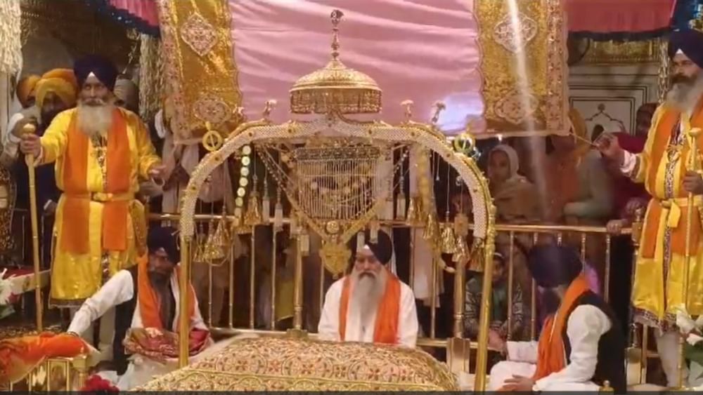 ਅਕਾਲ ਤਖਤ ਸਾਹਿਬ ਦੇ ਜਥੇਦਾਰ ਗਿਆਨੀ ਰਘਬੀਰ ਸਿੰਘ ਨੇ ਗੁਰੂ ਨਾਨਕ ਨਾਮ ਲੇਵਾ ਸੰਗਤਾਂ ਨੂੰ ਗੁਰੂ ਨਾਨਕ ਦੇਵ ਜੀ ਦੇ ਪ੍ਰਕਾਸ਼ ਦਿਹਾੜੇ ਦੀ ਵਧਾਈਆਂ ਦਿੱਤੀਆਂ।