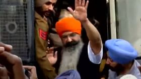 ਦੁਸ਼ਮਣ ਦੇ ਹੱਥ ਤੁਹਾਡੇ ਗਲ ਤੱਕ ਆ ਗਏ ਨੇ.. ਕਦੋਂ ਜਾਗੋਗੇ... ਰਾਜੋਆਣਾ ਦੀ ਵੰਗਾਰ.. ਦੁਸ਼ਮਣ ਦੇ ਹੱਥ ਤੁਹਾਡੇ ਗਲ ਤੱਕ ਆ ਗਏ ਨੇ.. ਕਦੋਂ ਜਾਗੋਗੇ... ਰਾਜੋਆਣਾ ਦੀ ਵੰਗਾਰ..