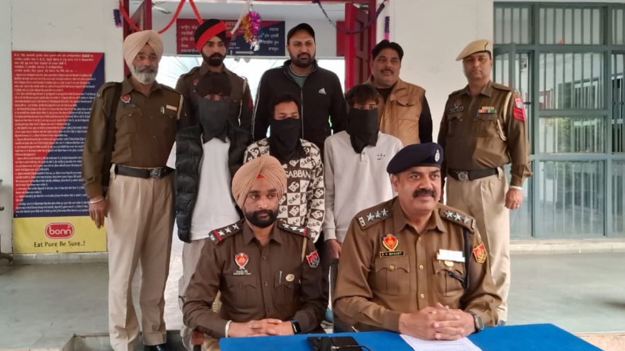 ਲੁਧਿਆਣਾ ਪੁਲਿਸ ਵੱਲੋਂ ਵੱਡੀ ਕਾਰਵਾਈ, ਰੇਲਵੇ ਸਟੇਸ਼ਨ ਨੇੜੇ ਹੋਏ ਕਤਲ ਮਾਮਲੇ ‘ਚ ਤਿੰਨ ਮੁਲਜ਼ਮ ਕਾਬੂ ਲੁਧਿਆਣਾ ਪੁਲਿਸ ਵੱਲੋਂ ਵੱਡੀ ਕਾਰਵਾਈ, ਰੇਲਵੇ ਸਟੇਸ਼ਨ ਨੇੜੇ ਹੋਏ ਕਤਲ ਮਾਮਲੇ ‘ਚ ਤਿੰਨ ਮੁਲਜ਼ਮ ਕਾਬੂ