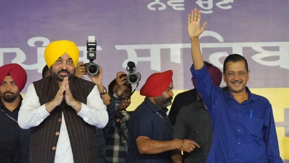 ਪੰਚਾਇਤੀ ਚੋਣਾਂ ਵਿੱਚ ਨਵੇਂ ਚੁਣੇ ਗਏ ਸਰਪੰਚਾਂ ਨੇ ਅੱਜ ਆਪਣੇ ਅਹੁਦੇ ਦਾ ਹਲਫ਼ ਲਿਆ। ਇਸ ਦੇ ਨਾਲ ਹੀ ਹੁਣ ਪੰਚਾਇਤਾਂ ਆਪਣੀ ਪੂਰੀ ਤਾਕਤ ਨਾਲ ਪਿੰਡਾਂ ਦੇ ਵਿਕਾਸ ਲਈ ਕੰਮ ਕਰ ਸਕਣਗੀਆਂ।