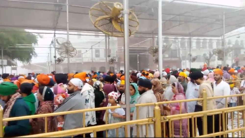 ਇਸ ਮੌਕੇ ਸਵੇਰੇ  9 ਵਜੇ ਤੋਂ ਲੈ ਕੇ 12 ਵਜੇ ਤੱਕ ਸੰਗਤਾਂ ਨੂੰ ਅੱਜ ਜਲੋਅ ਸਾਹਿਬ ਦੇ ਦਰਸ਼ਨ ਵੀ ਕਰਵਾਏ ਗਏ। ਗੁਰੂ ਘਰ ਆਏ ਸ਼ਰਧਾਲੂਆਂ ਵਿੱਚ ਖੁਸ਼ੀ ਦੀ ਲਹਿਰ ਵੇਖਣ ਨੂੰ ਮਿਲੀ।