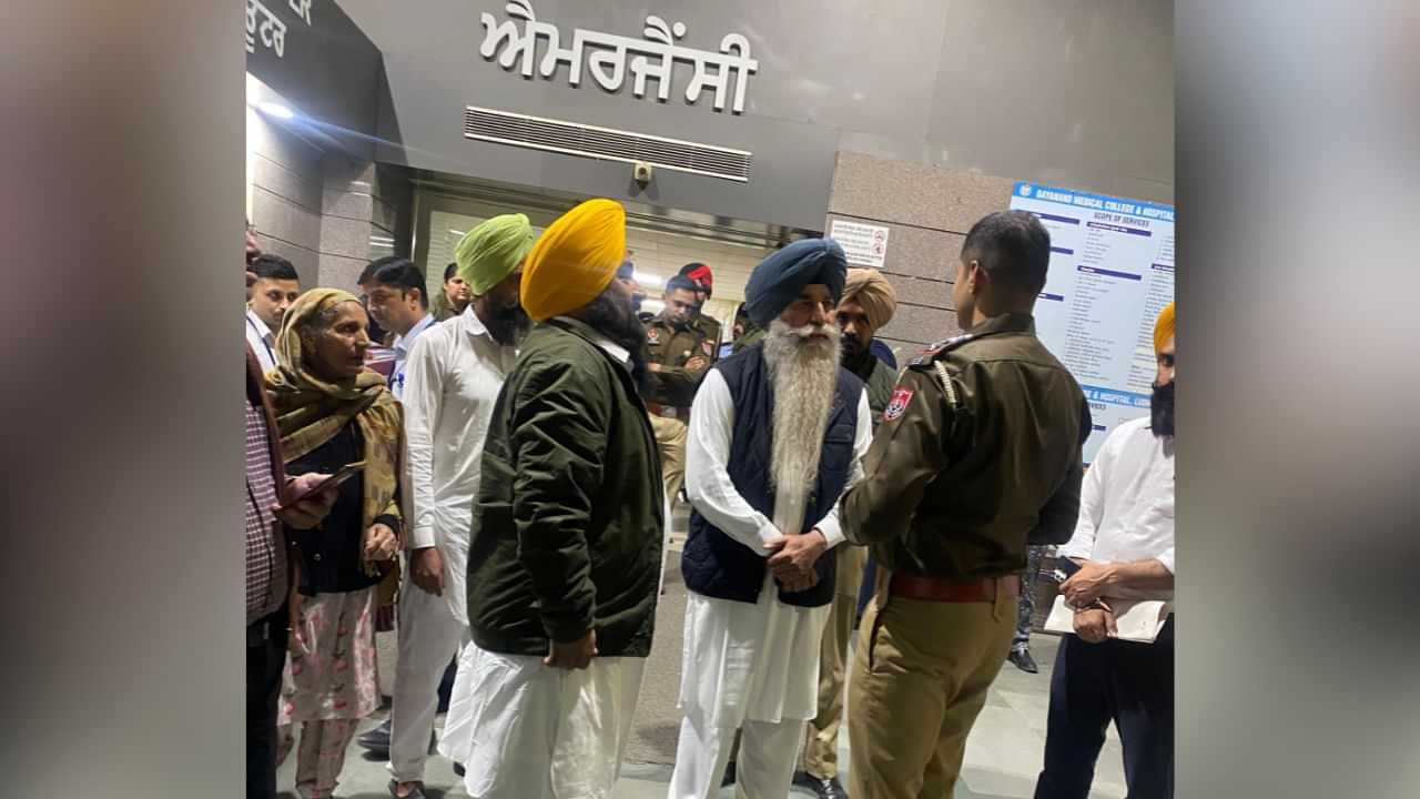 ਕਿਸਾਨ ਆਗੂ ਡੱਲੇਵਾਲ ਨੂੰ ਮਿਲਣ ਪਹੁੰਚੇ MP ਸਰਬਜੀਤ ਖਾਲਸਾ, ਪੁਲਿਸ ਨੇ ਨਹੀਂ ਦਿੱਤੀ ਇਜਾਜ਼ਤ