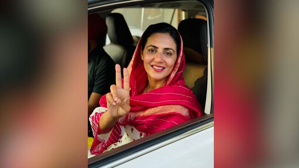 ਅੱਜ ਪੰਜਾਬ ਦੀਆਂ ਚਾਰ ਵਿਧਾਨ ਸਭਾ ਸੀਟਾਂ- ਗਿੱਦੜਬਾਹਾ, ਬਰਨਾਲਾ, ਡੇਰਾ ਬਾਬਾ ਨਾਨਕ ਤੇ ਚੱਬੇਵਾਲ 'ਚ ਜ਼ਿਮਨੀ ਚੋਣ ਲਈ ਵੋਟਿੰਗ ਹੋ ਰਹੀ ਹੈ।