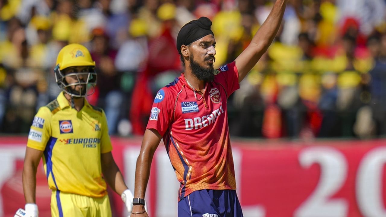 Arshdeep Singh IPL Auction 2025: ਅਰਸ਼ਦੀਪ ਸਿੰਘ ਬਣੇ ਸਭ ਤੋਂ ਮਹਿੰਗੇ ਭਾਰਤੀ ਗੇਂਦਬਾਜ਼, ਮਿਲੀ ਇਹ ਰਿਕਾਰਡ ਕੀਮਤ Arshdeep Singh IPL Auction 2025: ਅਰਸ਼ਦੀਪ ਸਿੰਘ ਬਣੇ ਸਭ ਤੋਂ ਮਹਿੰਗੇ ਭਾਰਤੀ ਗੇਂਦਬਾਜ਼, ਮਿਲੀ ਇਹ ਰਿਕਾਰਡ ਕੀਮਤ