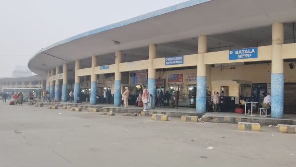 ਜਲੰਧਰ ਬੱਸ ਸਟੈਂਡ ਤੇ ਪਿਆ ਹੋਇਆ ਸੰਨਾਟਾ