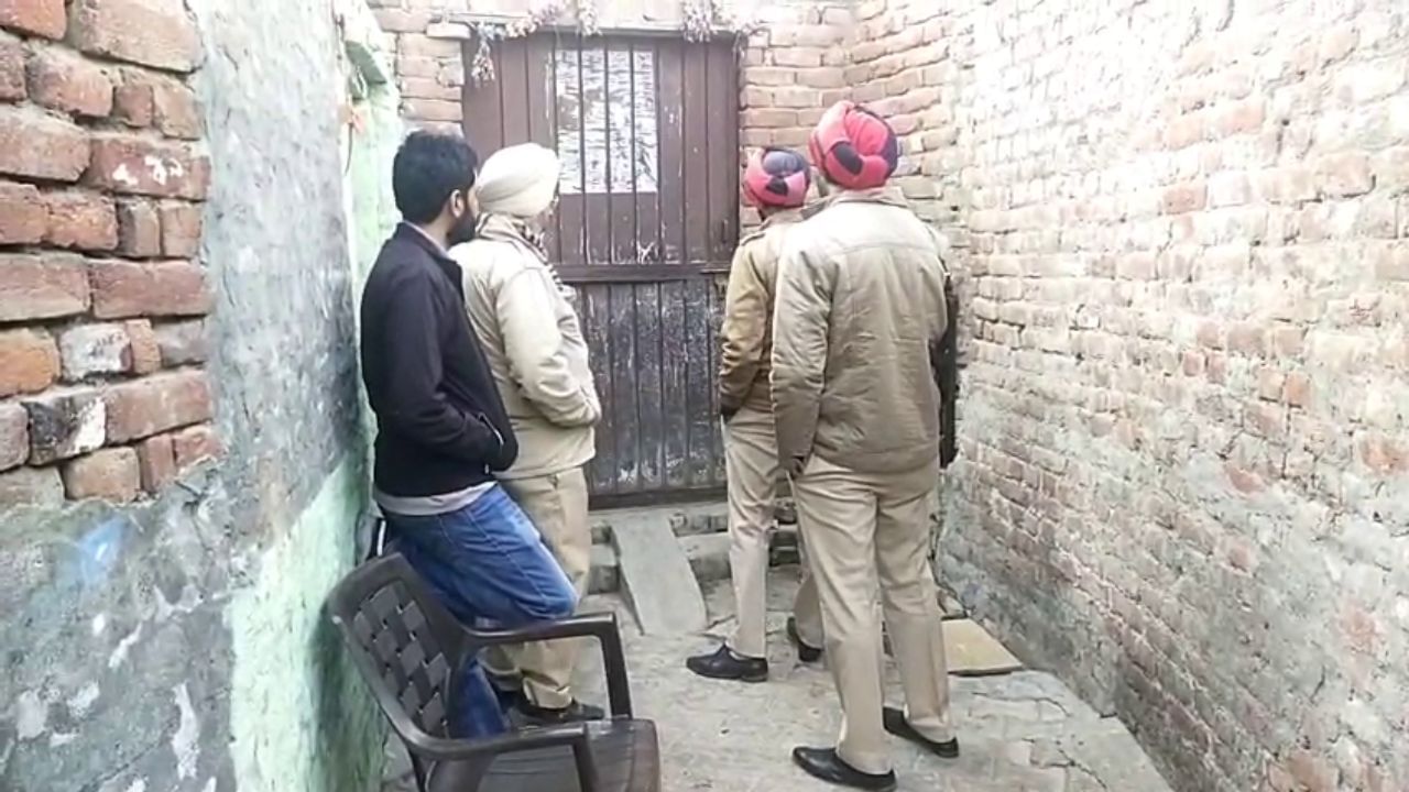 ਪੰਜਾਬ ਦੇ ਕਈ ਸ਼ਹਿਰਾਂ ‘ਚ NIA ਦੀ ਰੇਡ, ਖਾਲਿਸਤਾਨੀ ਅੱਤਵਾਦੀਆਂ ਤੇ ਨਸ਼ਾ ਤਸਕਰਾਂ ਖਿਲਾਫ ਐਕਸ਼ਨ ਪੰਜਾਬ ਦੇ ਕਈ ਸ਼ਹਿਰਾਂ ‘ਚ NIA ਦੀ ਰੇਡ, ਖਾਲਿਸਤਾਨੀ ਅੱਤਵਾਦੀਆਂ ਤੇ ਨਸ਼ਾ ਤਸਕਰਾਂ ਖਿਲਾਫ ਐਕਸ਼ਨ